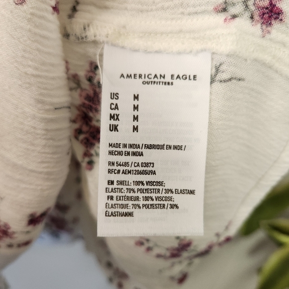 American Eagle White Smocked Floral Cottagecore White Top Bell 3/4 Sleeves Boho - Picture 7 of 8